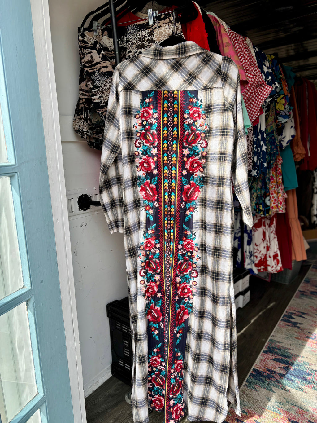 White & Navy Floral Duster