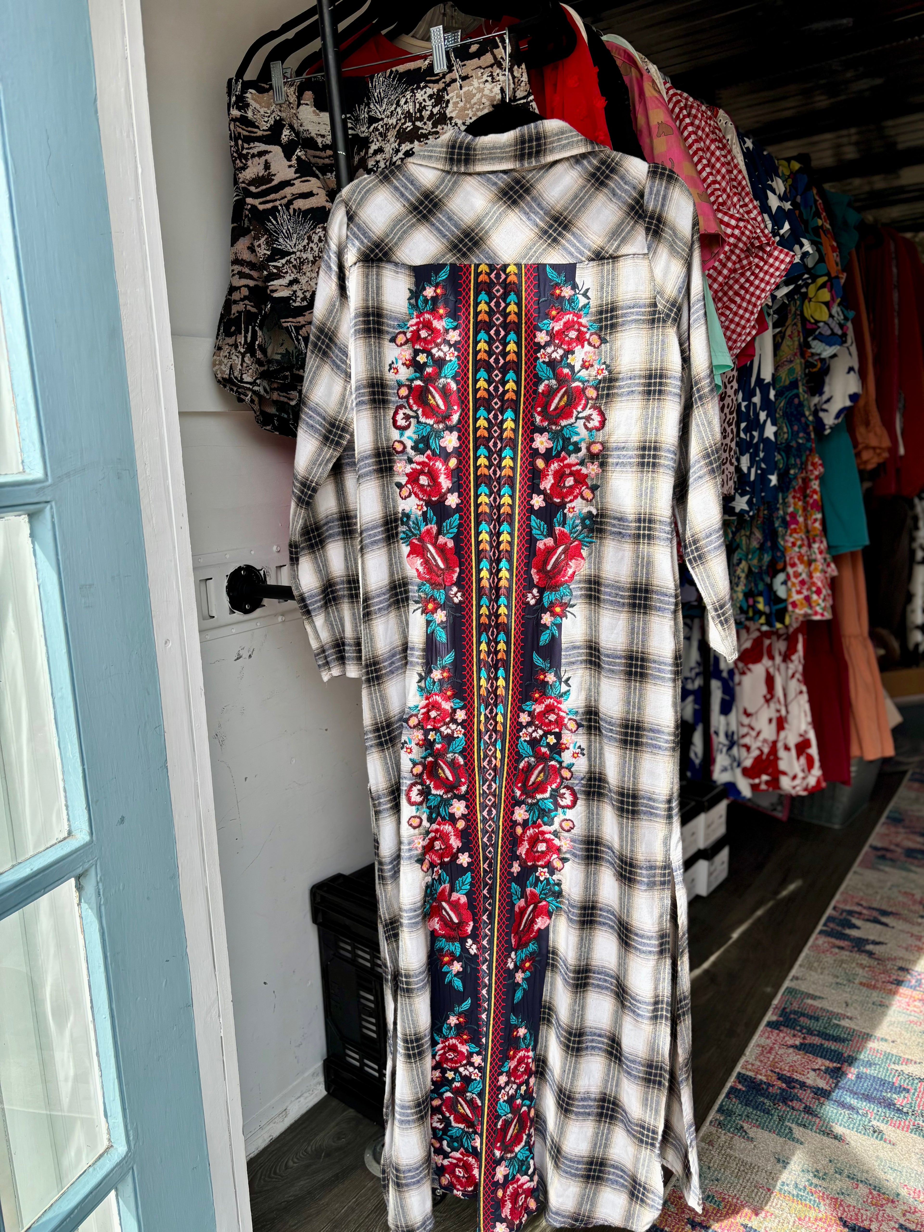 White & Navy Floral Duster