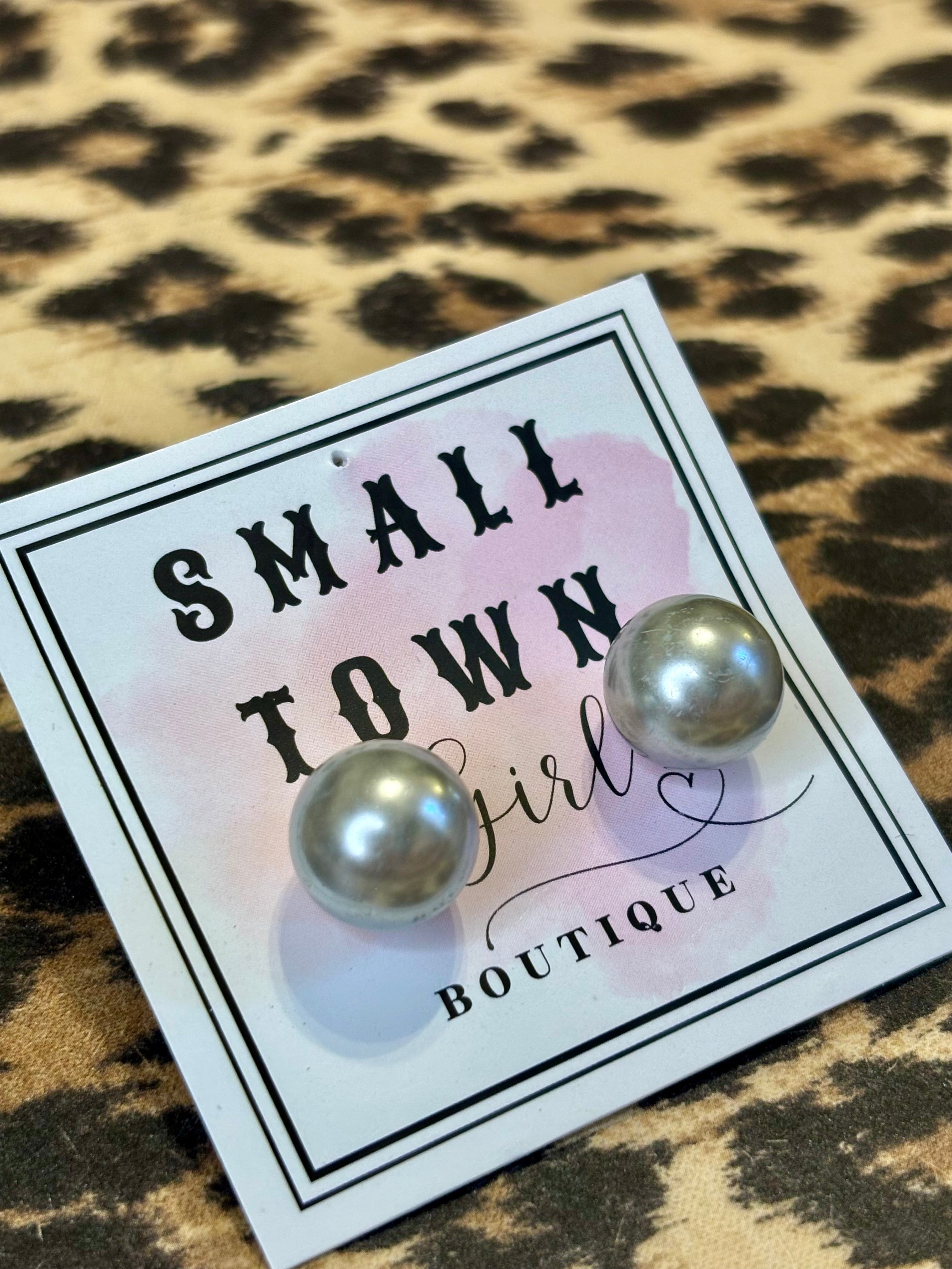 Pearl Studs